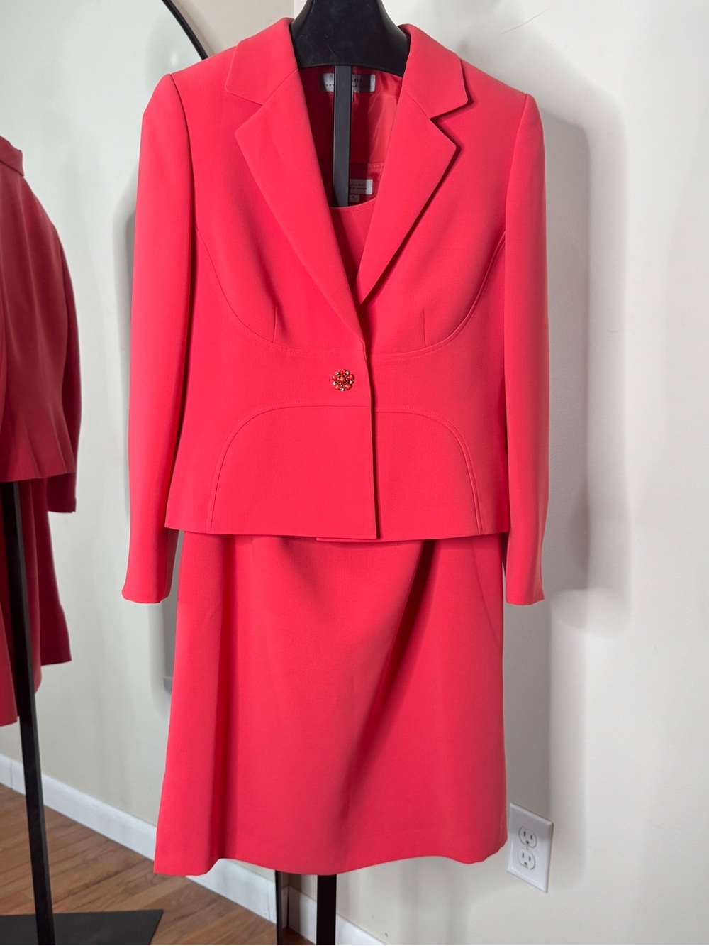 Tahari Arthur S Levine 3 Piece Coral Skirt Top Suit Size 14